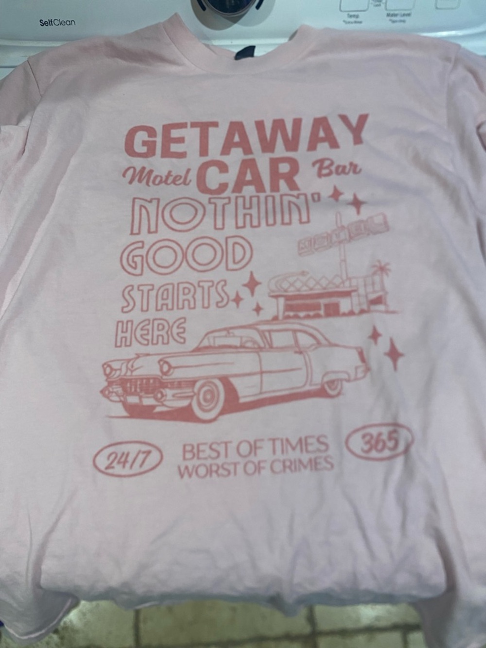 TAYLOR SWIFT INSPIRED Pink Graphic T-Shirt "GETAWAY CAR"
